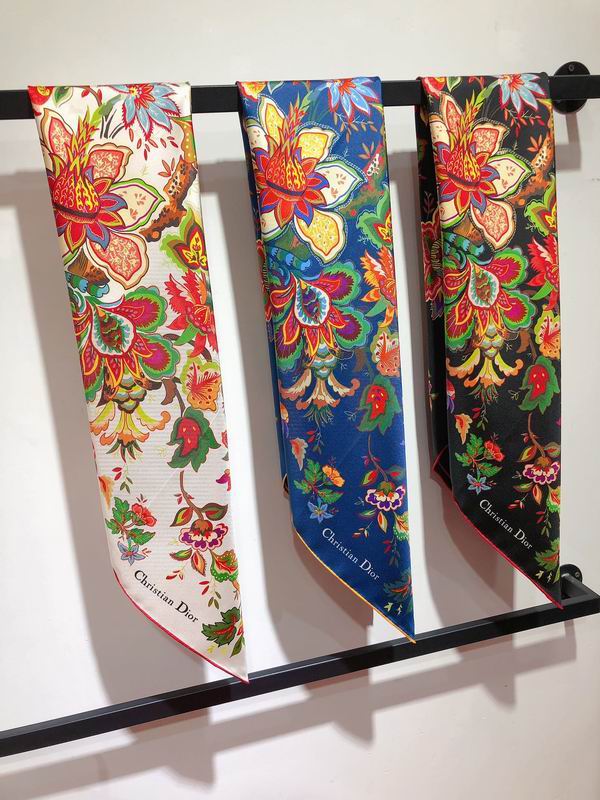 Dior silk scarf 90X90cm E18